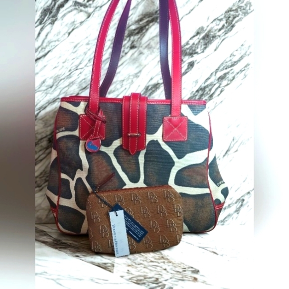Vintage Dooney & Bourke Giraffe Print Tote And Monogram Change Purse Duo NWT! - Picture 1 of 15